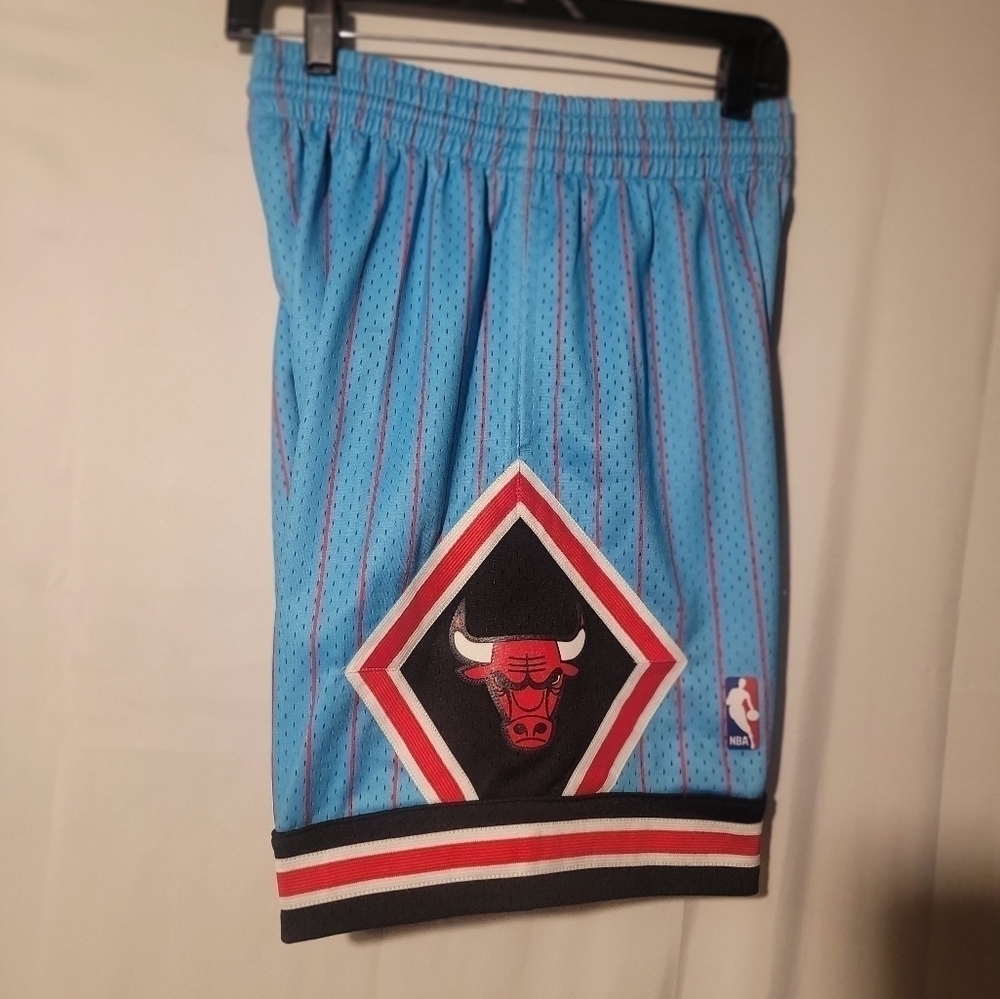 SIZE S Mitchell & Ness Lt Blue NBA Chicago Bulls 1995-96 Reload Swingman
